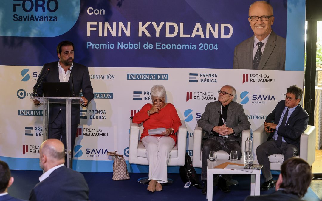 El Nobel de Economía Finn Kydland protagoniza el Foro SaviAvanza en Alicante con el diario Información